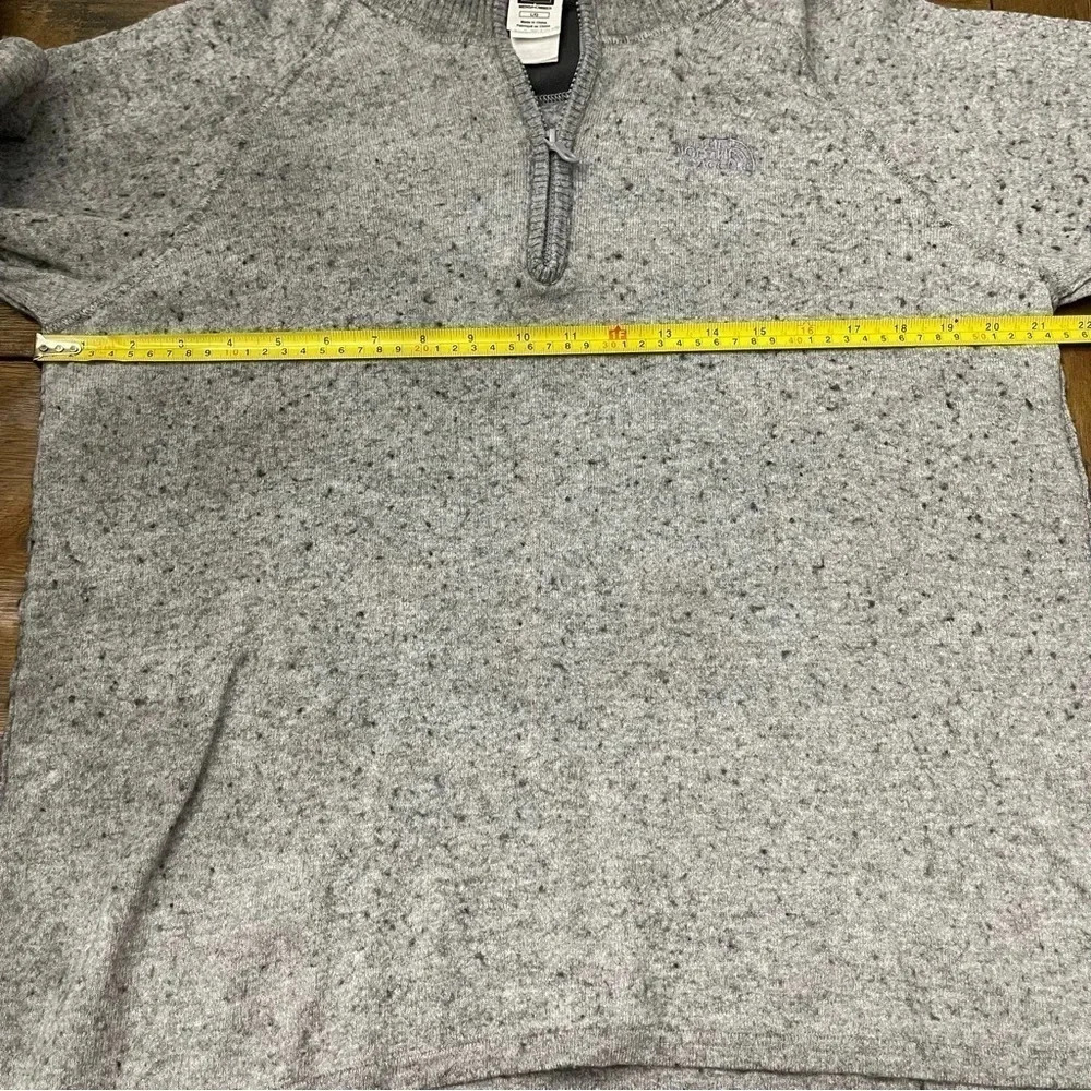Men’s The North face quarter zip pullover sweater. Heather gray, size L. EUC. - Picture 6 of 9